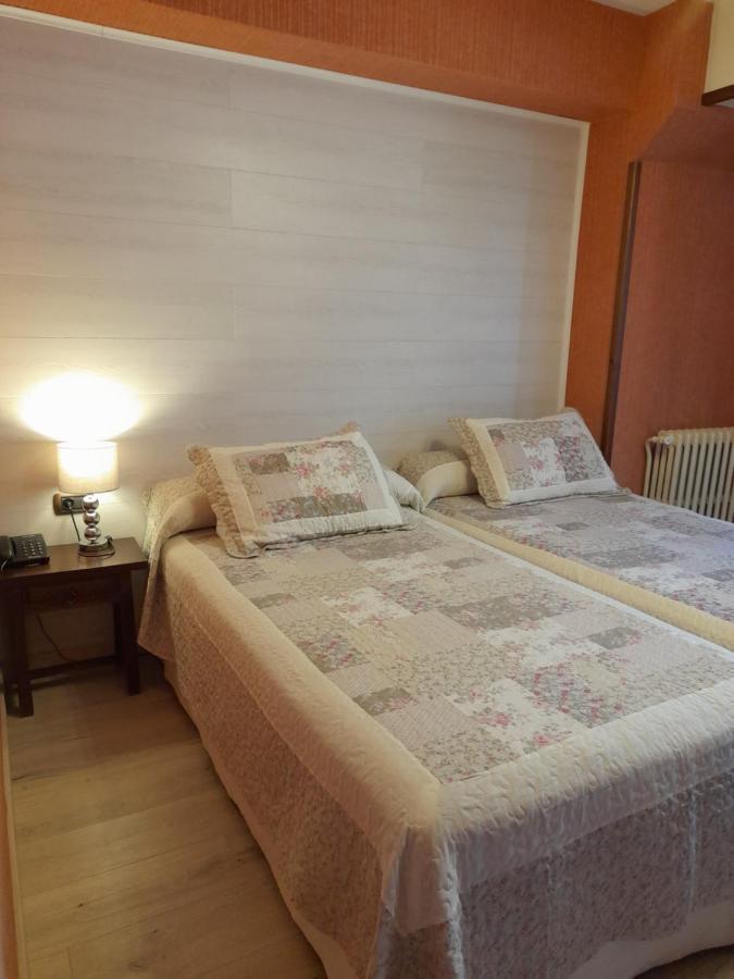 Hotel Giral Biescas  Exterior photo